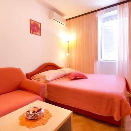 Apartment And Room Daria Vis Island Ngoại thất bức ảnh