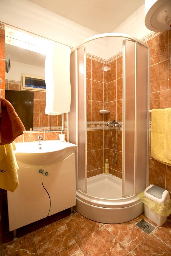 Apartment And Room Daria Vis Island Ngoại thất bức ảnh