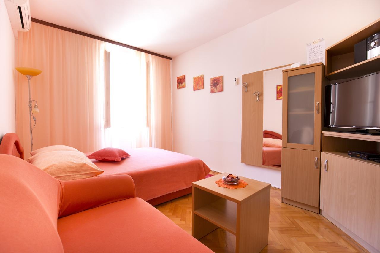 Apartment And Room Daria Vis Island Ngoại thất bức ảnh